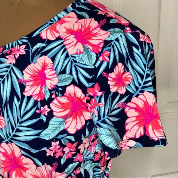 🌵Fresh Produce Island Dreaming V-Neck Tee NWT Med - Picture 7 of 13